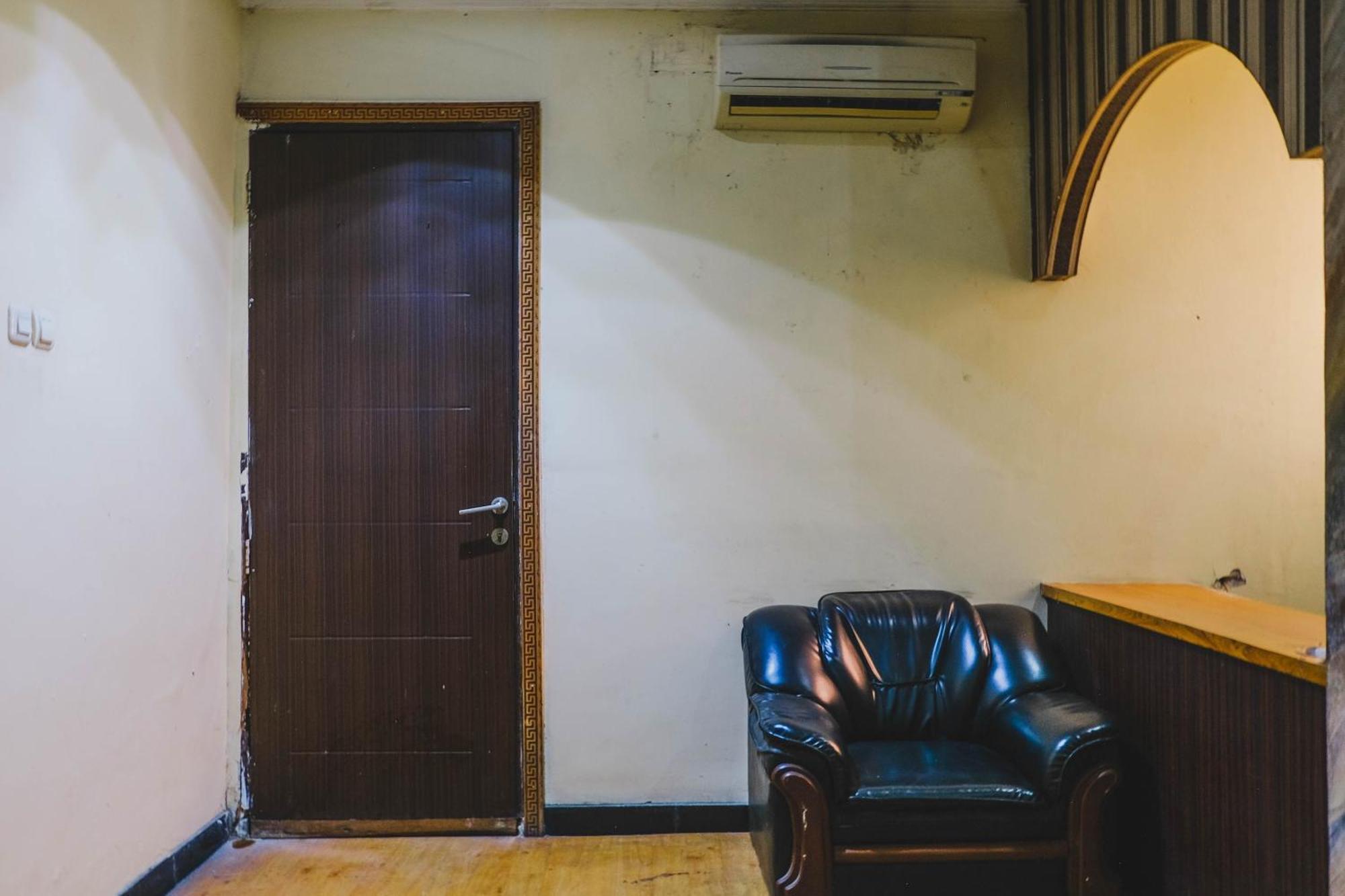 King Stone Hotel Mencil Екстер'єр фото