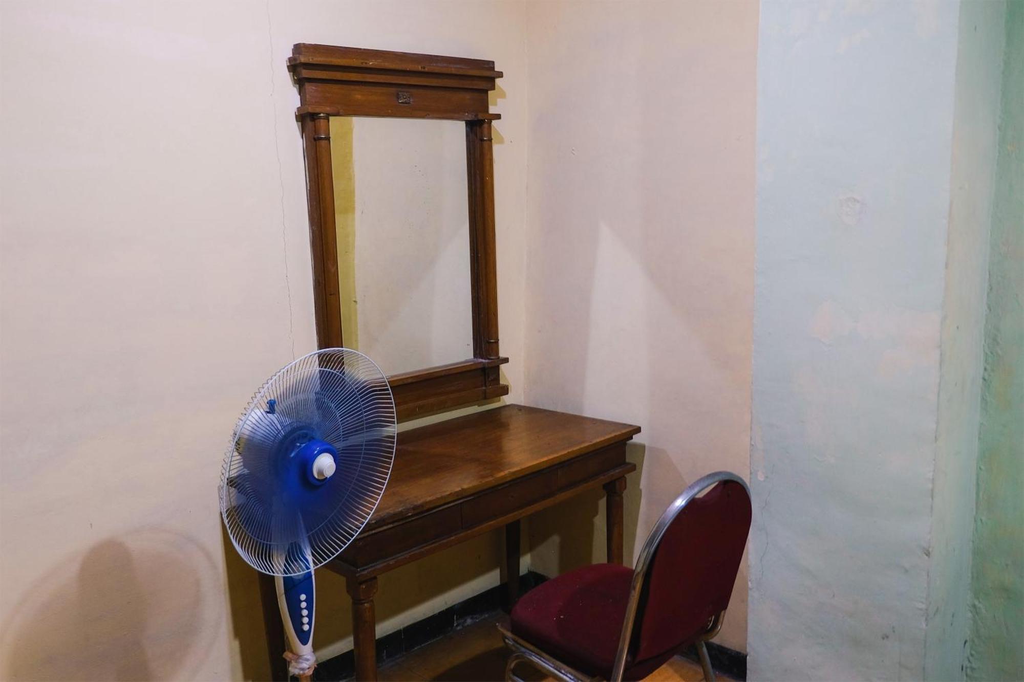 King Stone Hotel Mencil Екстер'єр фото