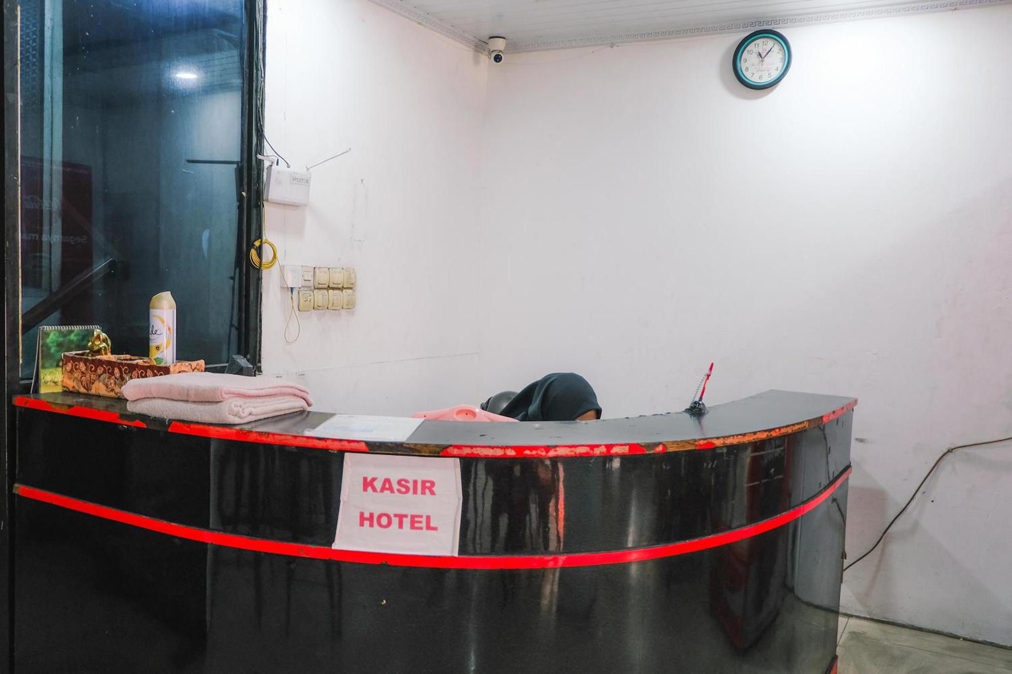 King Stone Hotel Mencil Екстер'єр фото