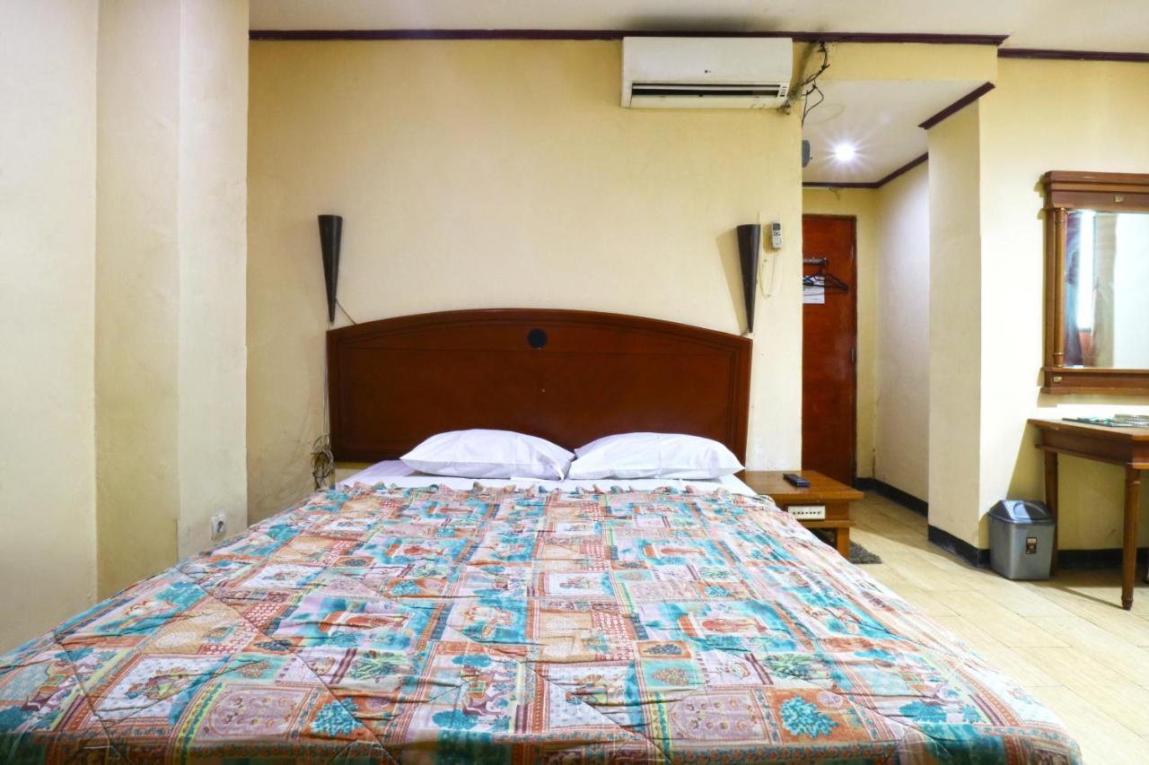 King Stone Hotel Mencil Екстер'єр фото